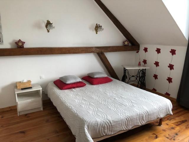 Les Trois Cornets Hotel Saint-Ouen-des-Champs Eksteriør billede